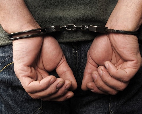 ΛΑΡΝΑΚΑ: Σύλληψη 19χρονου που ξάφριζε οχήματα