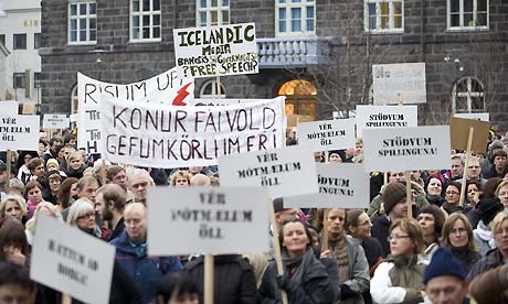 Iceland-protests-0016