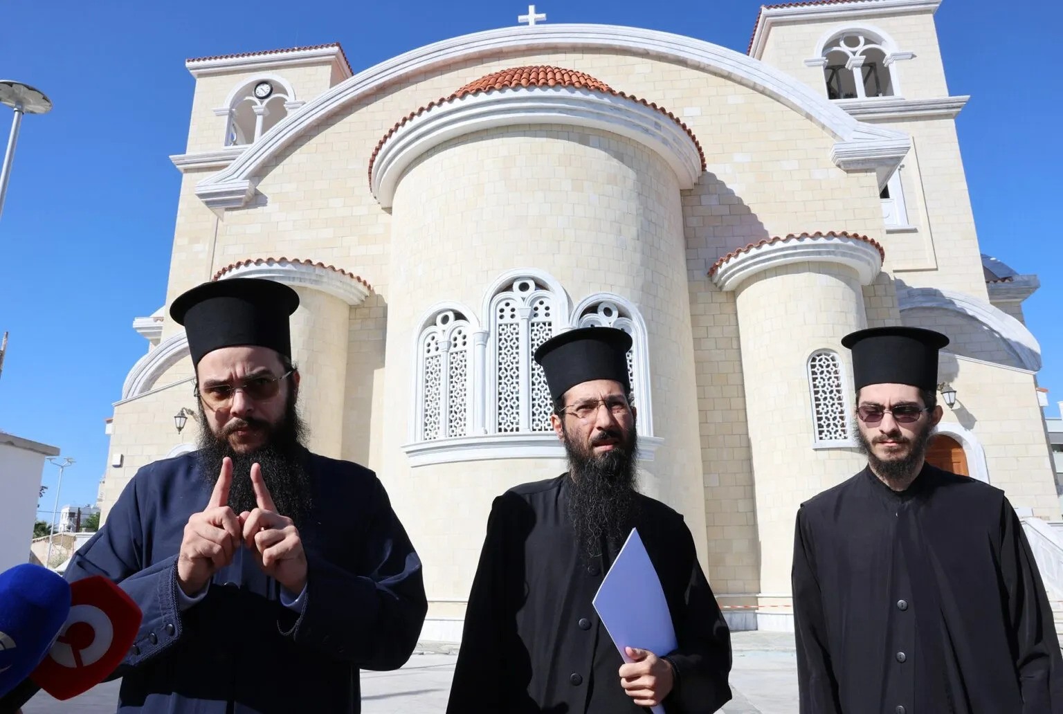 Από αναβολή σε αναβολή η υπόθεση Νεκταρίου και Πορφυρίου