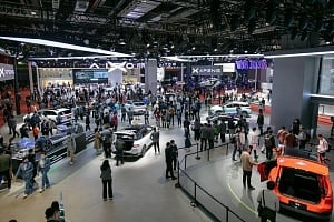 Βλέπει πόλεμο τιμών, άτακτο ανταγωνισμό και ζητά fair play η κινεζική ένωση αυτοκινητοβιομηχανιών