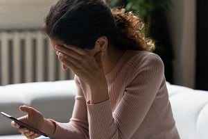 Απάτη με μηνύματα που παρουσιάζουν ως αποστολέα την ΑΗΚ