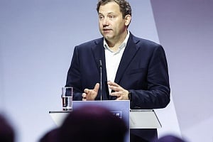 Κορυφαία προτεραιότητα η επαναφορά Γερμανίας σε ανάπτυξη, λέει ο Γερμανός ΥΠΟΙΚ