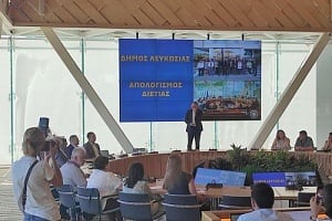 &Sigma;&Omicron;&Pi;&Alpha;&Zeta; &kappa;&alpha;&iota; &Kappa;&rho;&alpha;&tau;&iota;&kappa;ή Έ&kappa;&theta;&epsilon;&sigma;&eta; &sigma;&tau;&omicron; &epsilon;&pi;ί&kappa;&epsilon;&nu;&tau;&rho;&omicron;: &Tau;&omicron; &mu;&epsilon;&gamma;ά&lambda;&omicron; &sigma;&chi;έ&delta;&iota;&omicron; &mu;&epsilon;&tau;&alpha;&mu;ό&rho;&phi;&omega;&sigma;&eta;&sigmaf; &tau;&eta;&sigmaf; &Lambda;&epsilon;&upsilon;&kappa;&omega;&sigma;ί&alpha;&sigmaf;