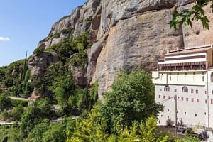 Συνελήφθη ηγούμενος Μονής στα Καλάβρυτα, ετοιμαζόταν να πουλήσει θρησκευτικά κειμήλια για €200.000
