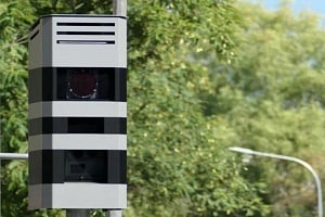 Πληρώσαμε… €900,000 για να μειωθεί το πρόστιμο των €300 στις κάμερες, πότε τίθεται σε εφαρμογή