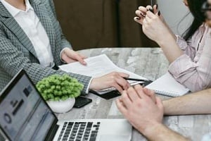 Πάνω από 49 ώρες την εβδομάδα δουλεύουν οι Κύπριοι-Δεύτερη πανευρωπαϊκά
