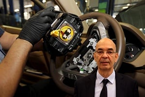 Πόρισμα Takata: Πώς το «διαβάζει» η οικογένεια του Κυριάκου, οι ασάφειες κι η... απουσία Βαφεάδη