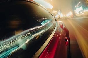 Κόντρα «τρόμου» στη Λάρνακα: Οδηγός καρφώθηκε σε σταθμευμένο όχημα και τραυμάτισε θεατή