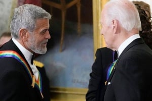 Αποκάλυψη για Μπάιντεν: Δεν αναγνώριζε ούτε τον Κλούνεϊ στο τέλος της θητείας