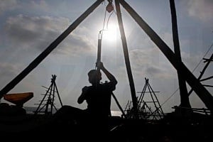 Πτώση άνω του 5% στις τιμές πετρελαίου μετά την αποδοχή από Ισραήλ της πρότασης για κατάπαυση πυρός