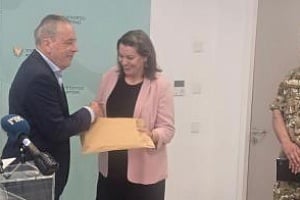 Αύξηση θέσεων ανέλιξης ΣΥΟΠ σε ΣΥΠ στις 400 ανακοίνωσε ο υπουργός Άμυνας-Παρέλαβε τα αποτελέσματα των γραπτών εξετάσεων
