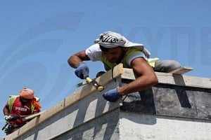Υποχρέωση εργοδοτών για προστασία εργαζομένων από τον καύσωνα, λέει η ΔΕΟΚ
