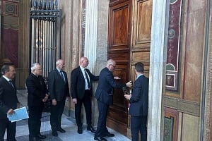 Βατικανό: Οριοθετήθηκε η περιοχή του Κονκλάβιου - Η σφραγίδα που χρησιμοποιείται - Δείτε φωτογραφίες