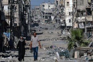 Η Βρετανία προωθεί τη Βόρεια Ιρλανδία ως μοντέλο για αφοπλισμό Γάζας