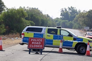 Σοβαρό τροχαίο στις Βάσεις Ακρωτηρίου: Όχημα συγκρούστηκε με τρακτέρ, ένας τραυματίας