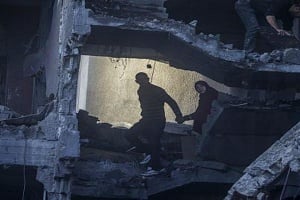 Τουλάχιστον 30 νεκροί από ισραηλινές επιδρομές, λέει η πολιτική άμυνα Γάζας