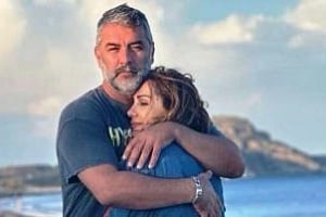 Ανέμελες στιγμές για Μπισμπίκη και Βανδή με τα παιδιά τους στην Κρήτη