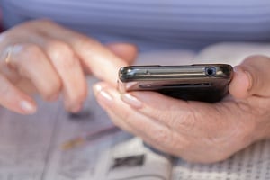 Παίρνουν τηλέφωνο δήθεν από αστυνομική υπηρεσία και αποσπούν λογαριασμούς