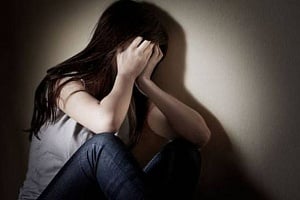 Σοκάρουν οι αριθμοί: Πάνω από 18.000 υποθέσεις βίας κατά των γυναικών μέσα σε 5,5 χρόνια