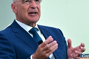 &Delta;έ&nu;&delta;&iota;&alpha;&sigmaf; &pi;&rho;&omicron;&sigmaf; &Kappa;ύ&pi;&rho;&omicron;: &laquo;&Gamma;&iota;&alpha; &tau;&iota;&sigmaf; &epsilon;&lambda;&lambda;&eta;&nu;&iota;&kappa;έ&sigmaf; Έ&nu;&omicron;&pi;&lambda;&epsilon;&sigmaf; &Delta;&upsilon;&nu;ά&mu;&epsilon;&iota;&sigmaf;, &kappa;&epsilon;ί&tau;&alpha;&iota; &pi;&lambda;&eta;&sigma;ί&omicron;&nu;&raquo;