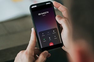 ΒΙΝΤΕΟ: Ιδού το ηχογραφημένο μήνυμα στο κινητό με το οποίο εξαπατούν ανυποψίαστους πολίτες
