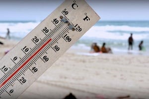 Ακόμη πιο υψηλές θερμοκρασίες και καλοκαιρινά μπουρίνια στο καιρικό μενού