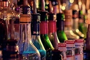 Έρχονται αλλαγές στη διαδικασία για έκδοση άδειας πώλησης οινοπνευματωδών ποτών-Η πρόταση που προωθείται
