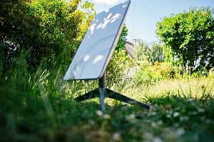 Starlink: &Eta; &Epsilon;&lambda;&lambda;ά&delta;&alpha; &delta;&epsilon;ύ&tau;&epsilon;&rho;&eta; &sigma;&tau;&eta;&nu; &Epsilon;&upsilon;&rho;ώ&pi;&eta; &mu;&epsilon; 196 Mbps &kappa;&alpha;&iota; &pi;&epsilon;&rho;ί&pi;&omicron;&upsilon; 100.000 &sigma;&upsilon;&nu;&delta;&rho;&omicron;&mu;&eta;&tau;έ&sigmaf;
