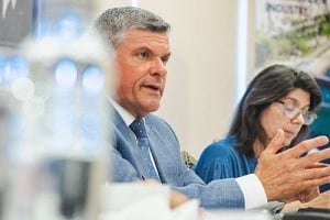 Η ενεργειακή συνεργασία Κύπρου-Κατάρ στις επαφές Παπαναστασίου στη Ντόχα