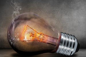 Βλάβη στο δίκτυο της ΑΗΚ άφησε χωρίς ρεύμα τέσσερις περιοχές της Λευκωσίας