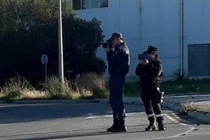 Νεαρός έτρεχε στο highway με 182χλμ, χωρίς άδεια οδήγησης και ασφάλεια