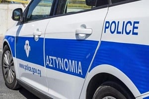 Χειροπέδες σε 35χρονη για πλαστοπροσωπία και παράνομη παραμονή στην ΚΔ