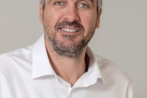&Eta; &mu;&epsilon;&gamma;ά&lambda;&eta; &gamma;&iota;&omicron;&rho;&tau;ή &tau;&omicron;&upsilon; &pi;&omicron;&delta;&omicron;&sigma;&phi;&alpha;ί&rho;&omicron;&upsilon; &kappa;&alpha;&iota; &eta; &epsilon;&upsilon;&theta;ύ&nu;&eta; &tau;&eta;&sigmaf; &pi;&rho;&omicron;&sigma;&tau;&alpha;&sigma;ί&alpha;&sigmaf; &tau;&omega;&nu; &nu;έ&omega;&nu;