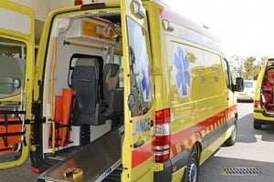 Ανατράπηκε όχημα - Μητέρα και κόρη στο Νοσοκομείο Ανατράπηκε όχημα - Μητέρα και κόρη στο Νοσοκομείο
