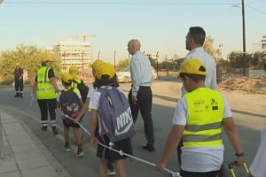 ΒΙΝΤΕΟ: Βαφεάδης, Προύντζος και Κωνσταντίνου πήγαν τα παιδιά στο σχολείο με τα πόδια