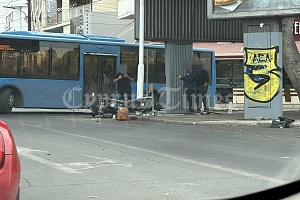 Τροχαίο σε κεντρικό δρόμο της Λεμεσού. Μοτοσικλετιστής απέκοψε πινακίδα κι έφυγε! (pics)
