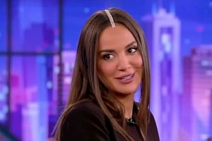 Ρία Ελληνίδου: Ακούστηκε φήμη πως πλήρωσα κάποια γυναίκα να παραστήσει τη γιαγιά μου για να δείξω ότι είμαι Ελληνίδα