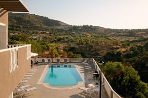 Ένα ονειρικό ξενοδοχείο στο βουνό για αξέχαστες διακοπές