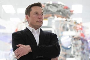 &Pi;&omicron;&iota;&omicron;&iota; &kappa;&epsilon;&rho;&delta;ί&zeta;&omicron;&upsilon;&nu; &alpha;&pi;ό &tau;&eta;&nu; &epsilon;&iota;&sigma;&alpha;&gamma;&omega;&gamma;ή &tau;&eta;&sigmaf; SpaceX &ndash; &Sigma;&tau;&omicron; &mu;&iota;&kappa;&rho;&omicron;&sigma;&kappa;ό&pi;&iota;&omicron; &omicron;&iota; &sigma;&upsilon;&mu;&mu;&epsilon;&tau;&omicron;&chi;έ&sigmaf; &sigma;&tau;&epsilon;&lambda;&epsilon;&chi;ώ&nu; &tau;&eta;&sigmaf; &kappa;&upsilon;&beta;έ&rho;&nu;&eta;&sigma;&eta;&sigmaf; &Tau;&rho;&alpha;&mu;&pi;