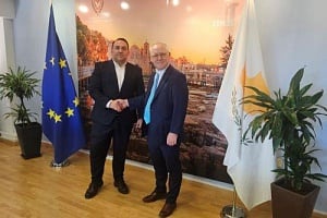 Για τουρισμό από Γαλλία και ΗΒ συζήτησε με Πρέσβειρα και Υπ. Αρμοστή ο Κουμής