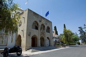 Όλοι οι νέοι διορισμοί από το Υπουργικό. Πήρε πίσω 8 διαβατήρια