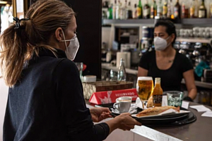 Απολύθηκε μετά από 5 ημέρες και δικαιώθηκε με 60.000 ευρώ - Το λάθος που κόστισε ακριβά στην εταιρεία