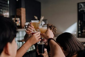 Μάστιγα η κατανάλωση αλκοόλ από ανηλίκους