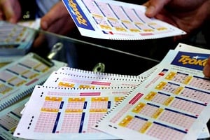 Mega τζακ ποτ στο Τζόκερ και τέσσερα τυχερά 5άρια: Το αστρονομικό ποσό που κληρώνει