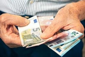 Μένουν στο προσκήνιο οι συντάξεις-Ετοιμάζεται να καταθέσει την πρότασή του το ΔΗΚΟ, παίρνει σειρά και το νομοσχέδιο για τη μεταρρύ