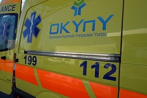 Προσπάθησε να ανέβει σε ταράτσα και κατέληξε στο μεσοπάτωμα Μεταφέρθηκε στο νοσοκομείο