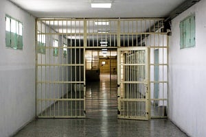 Στο κελί για 10 χρόνια 36χρονος για υπόθεση ναρκωτικών, τρία χρόνια για επικίνδυνη οδήγηση