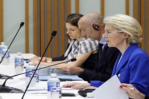 Νέο κεφάλαιο στη διατλαντική οικονομική συνεργασία, λέει η Κομισιόν