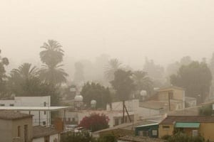 Έρχεται σκόνη από τη Δευτέρα αλλά σταθερά στους 27 βαθμούς η θερμοκρασία
