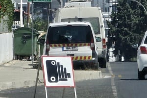 Ο Μουσιούττας απαντά: Παίρνει προμήθεια η εταιρεία με τις κάμερες από τα εξώδικα;